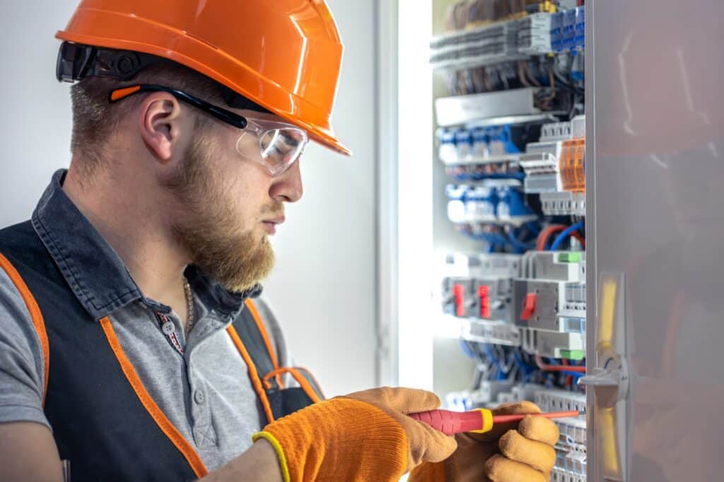 Tableau électrique moderne aux normes NF C15-100 installé par 13-Elec à Collonges-au-Mont-d'Or pour mise en conformité électrique